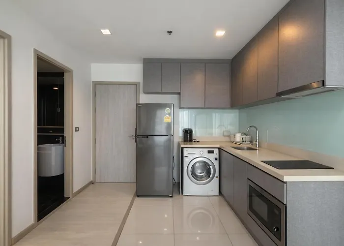 Modern 2br Thong Lo Bts With Pool, Gym Sauna *