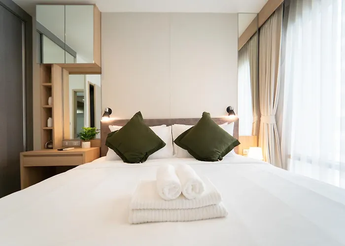 Modern 2br Thong Lo Bts With Pool, Gym Sauna *