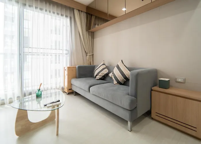 アパート Modern 2br Thong Lo Bts With Pool, Gym Sauna バンコク都